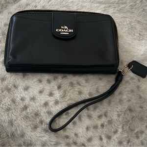 Vintage Coach Black Leather Wristlet with Gold Accents